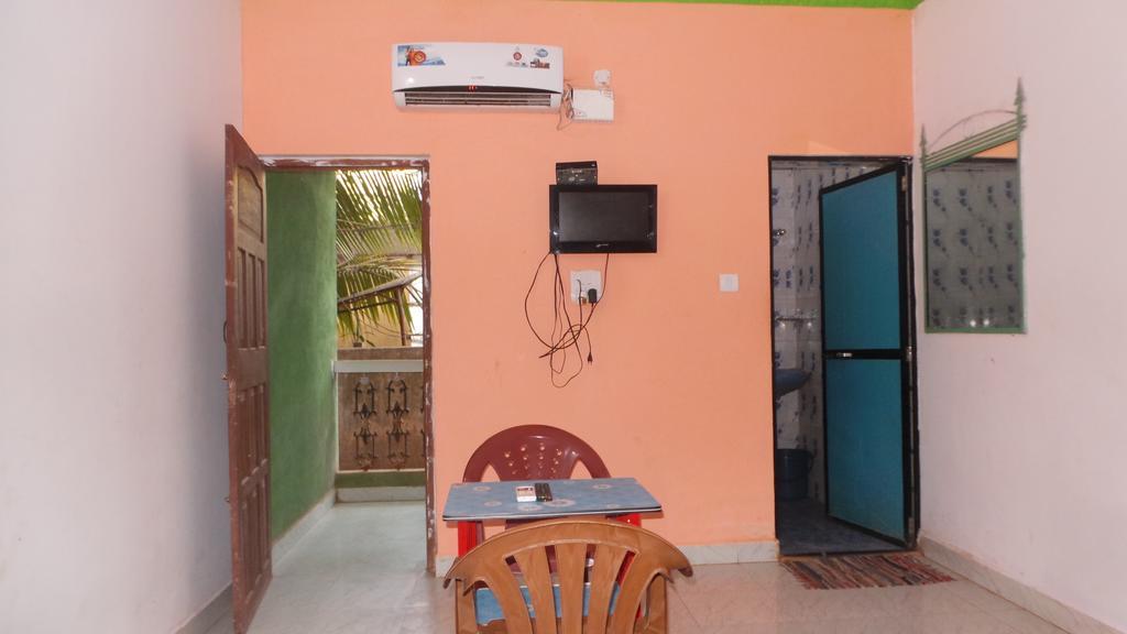 J.S Holiday Guest House Calangute Buitenkant foto