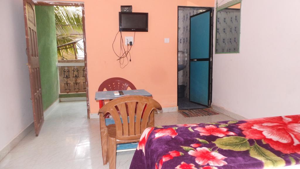 J.S Holiday Guest House Calangute Buitenkant foto