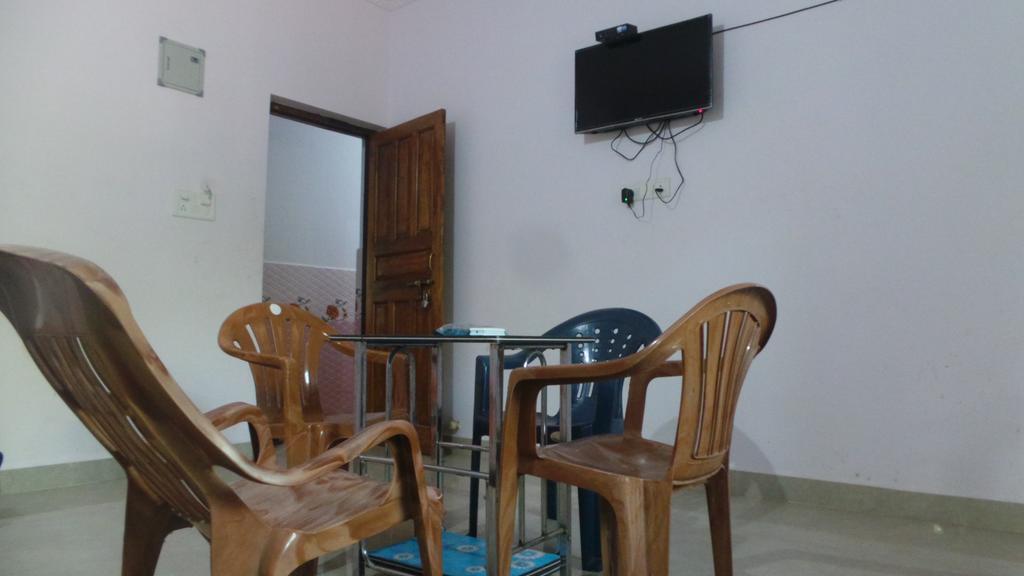 J.S Holiday Guest House Calangute Buitenkant foto