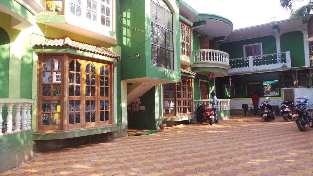 J.S Holiday Guest House Calangute Buitenkant foto
